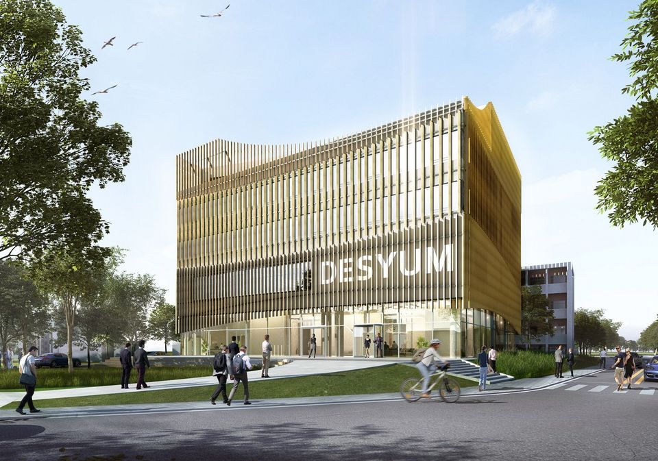 Außenvisualisierung eines Forschungs- und Besucherzentrums mit vertikal strukturierter Fassade, transparentem Sockelbereich und öffentlich zugänglichem Vorplatz.