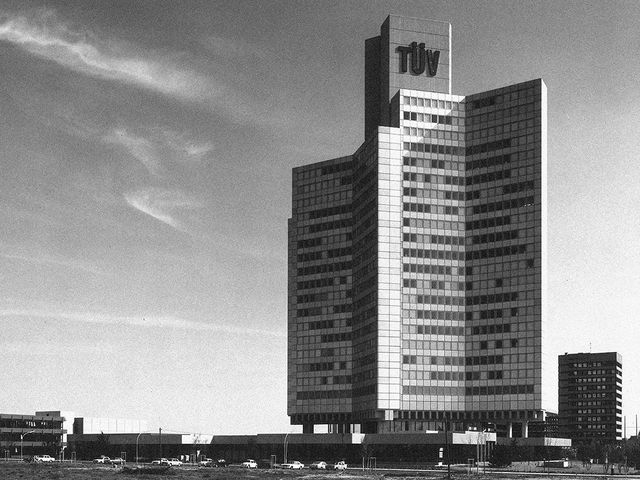 TÜV Haupverwaltung und Labor