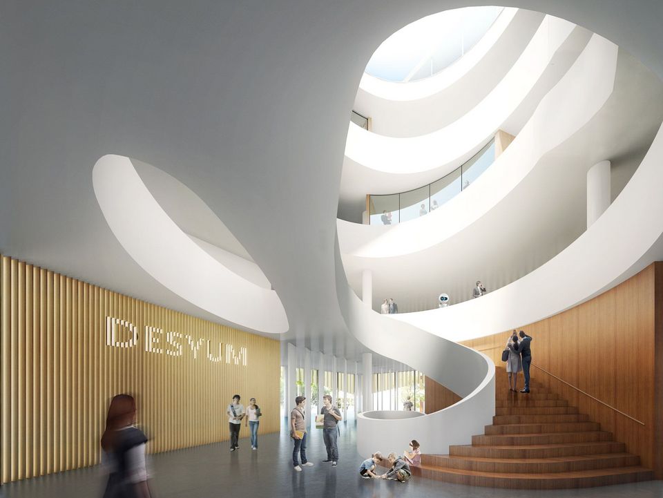 Innenvisualisierung eines großzügigen Foyers mit skulpturaler Treppe, mehrgeschossigen Atriumrundgängen und offenem Besucherbereich.