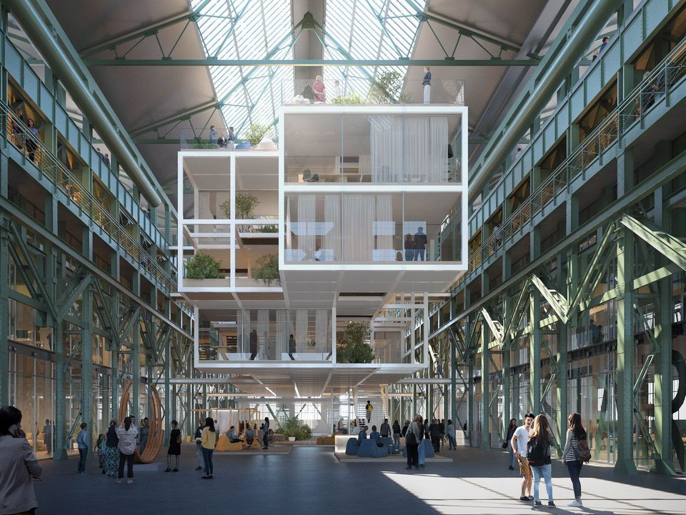 Innenvisualisierung einer weitläufigen Industriehalle mit eingestellter modularer Struktur, hoher Raumwirkung, Tageslichtführung und offenen Kommunikationsbereichen.