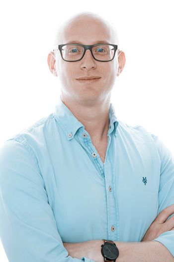 Adam Leonard